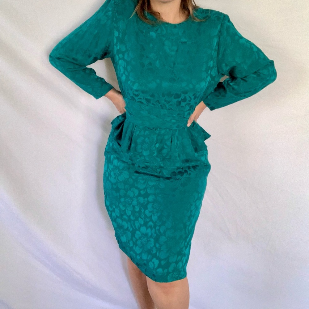 Vintage Argenti 100% Silk Green Peplum Dress with Floral Pattern 14